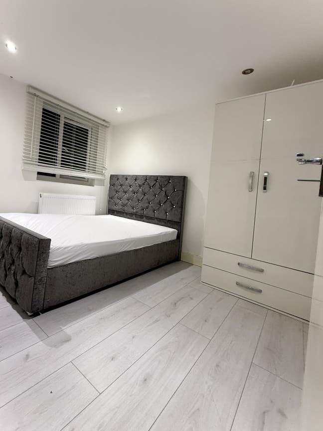 Bright Double Room To Rent Upton Park E13 Main Photo