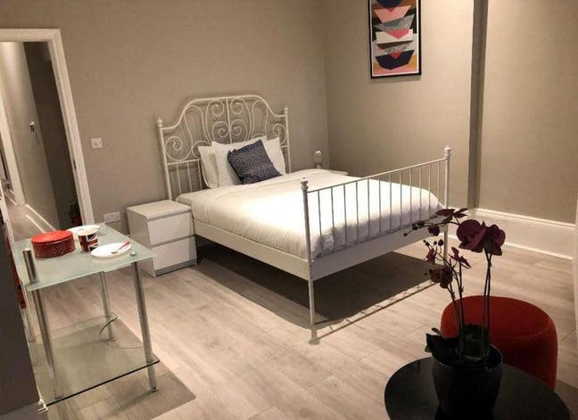 Double Room near City Centre - Bright, Airy, Clean Main Photo