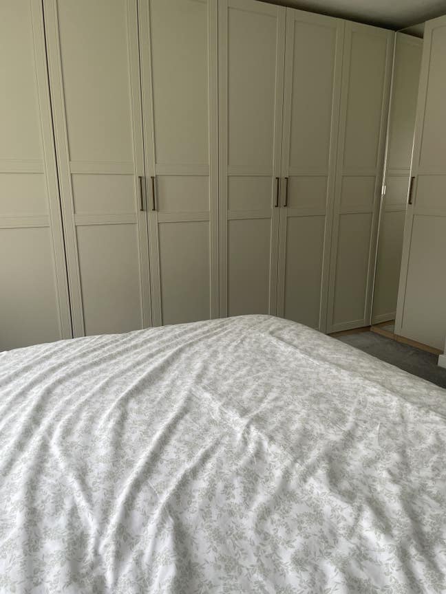 Room 5 mins walk from Rotherham hospital  Main Photo