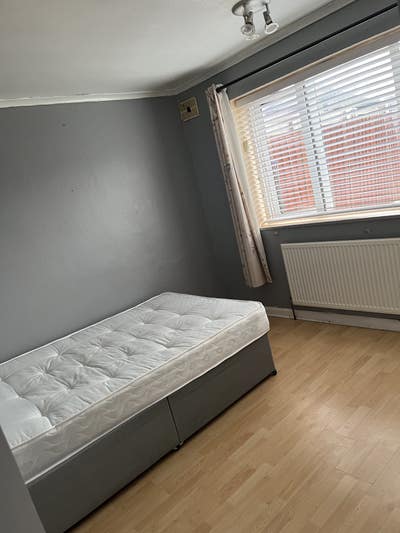 A Double Room Available in Crayford with all bills Main Photo