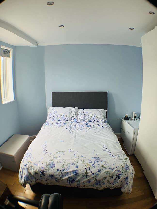 Bright Double Room 5m walk Morden tube inc bills  Main Photo