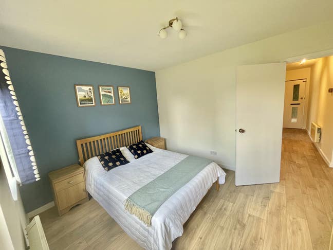 Renovated City Centre 1-bed flat with river views! Main Photo