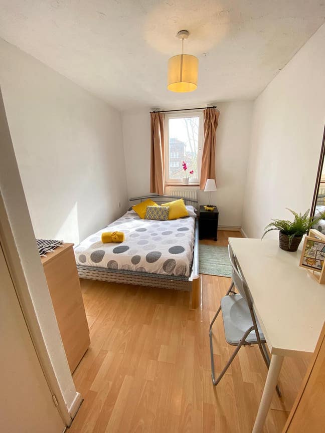 Bright Double room Canary Wharf  Main Photo