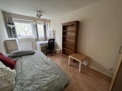 Dbl room in clean flat nr Hampstead Heath  Main Photo