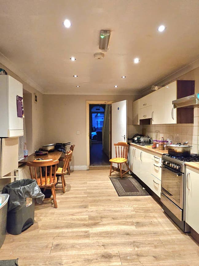 Big double room queen size  Main Photo