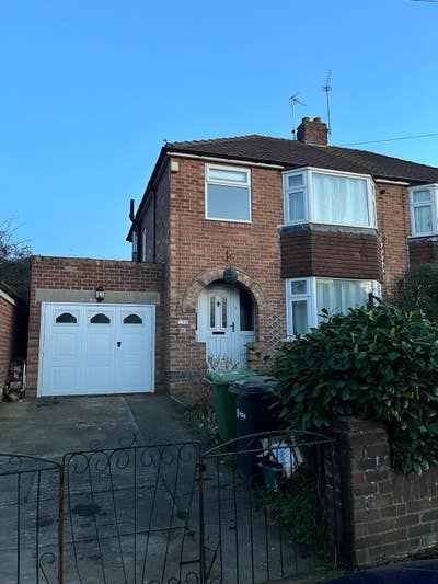 Modern Home: 10 min Walk to University Main Photo