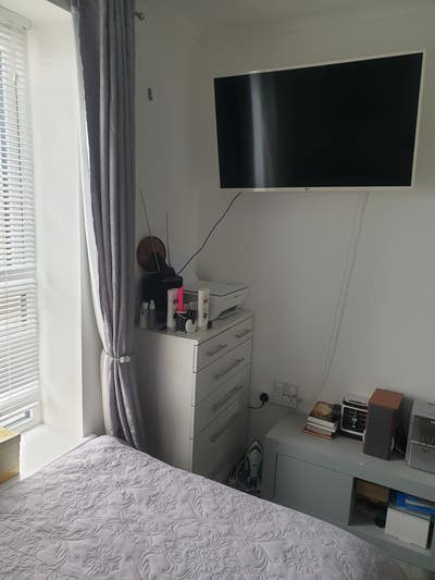 Riverfront 2 Bed Apt Shared flat in Newport Main Photo