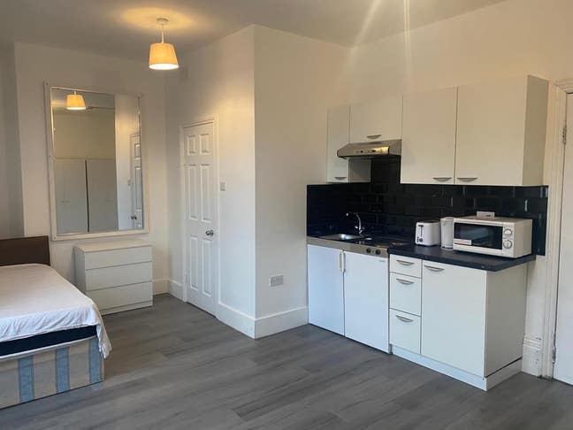 1 Self Contained Studio - Finchley Rd Main Photo