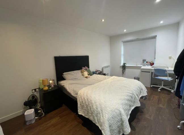 Ensuite Room in Modern Apartment Share – Hyde Terr Main Photo