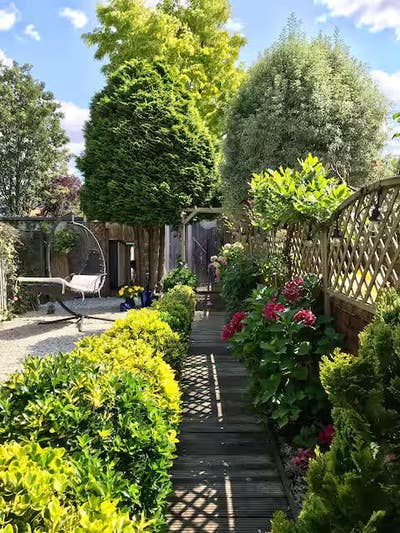 Double Room in Garden House - West Reading Main Photo