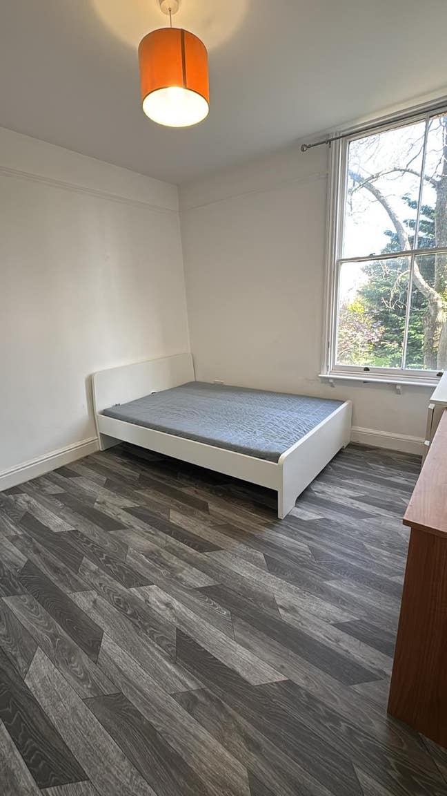 1 Large Double En-Suite in L8 - Ready 29/01/2026! Main Photo