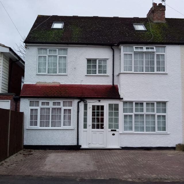 Single room in a shared house SM3 Main Photo