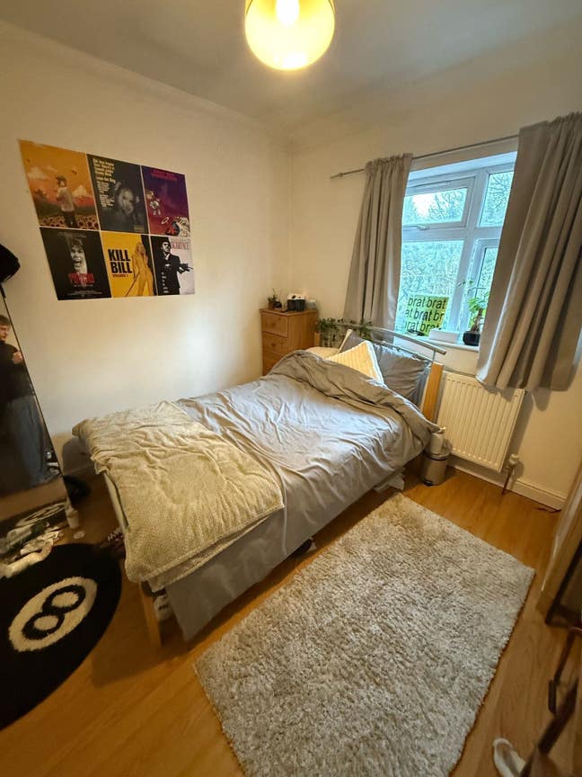 Double Room available in sociable house share Main Photo