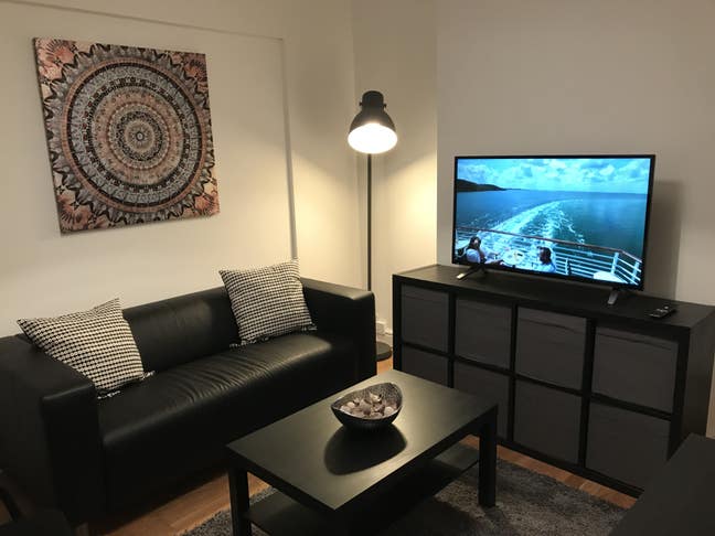  Lovely Single Room : Close to town centre Main Photo