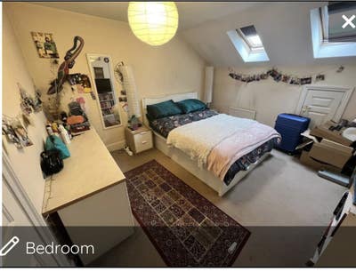 Eco friendly Home Ensuite Bedroom w Walk-in Closet Main Photo