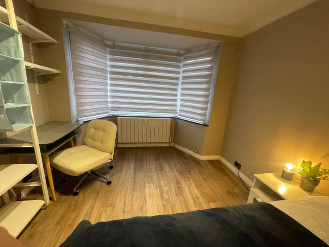 Single Room in a quiet and professional household Main Photo