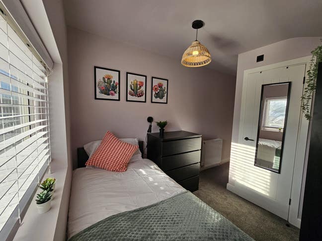 Cosy Modern Ensuite Room, 0 Deposit Main Photo