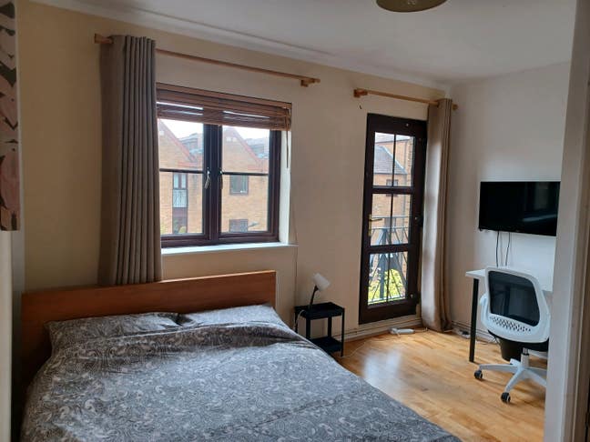 Double ensuite near Tube (Rm3) Main Photo