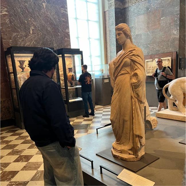 Looking for a flat Main Photo