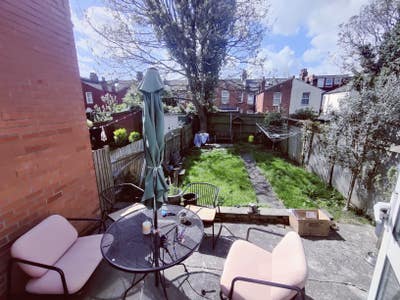 Bright and Spacious Double Room In Zone 2 Main Photo