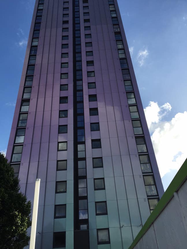 Large 2 bed flat opposite Salford University Main Photo