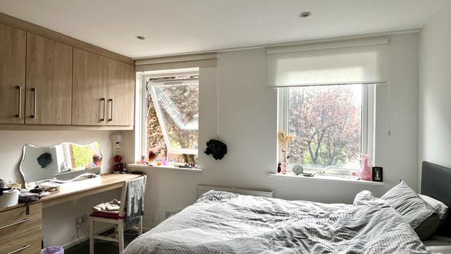 Short letting my room Main Photo