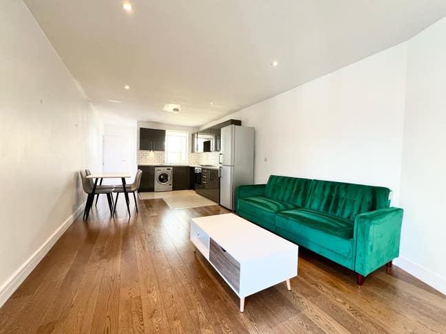 Charming & Spacious 1-Bed Flat w/ Private Balcony Main Photo