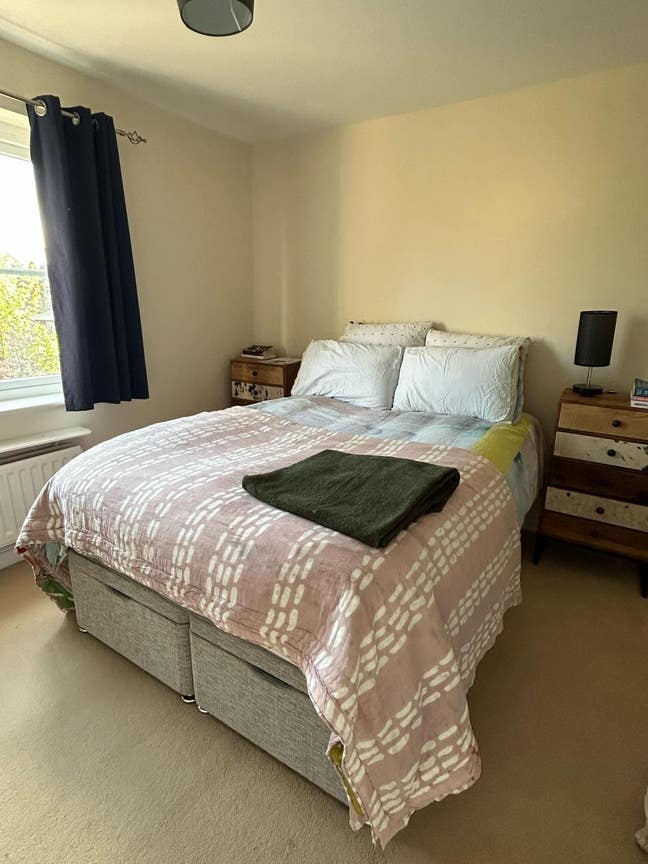 Fully furnished double bedroom in smart home Main Photo