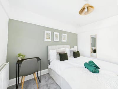 🤩 Double Room Available Now!  🏡  Main Photo