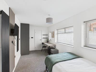 New One Double Bed with En Suite - Neasham Rd  Main Photo