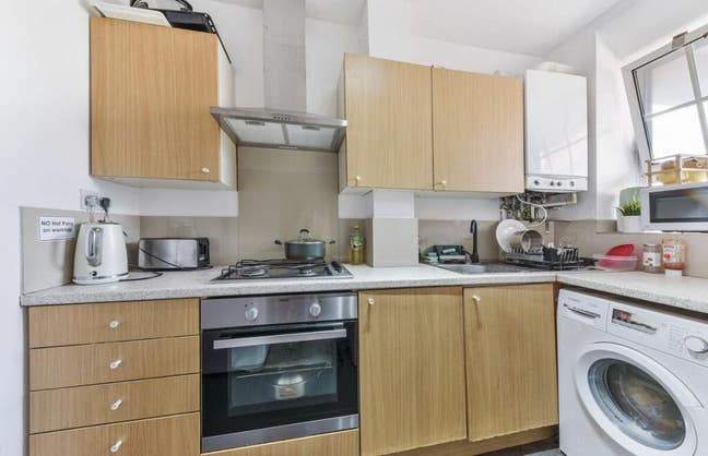 Spacious Double Room - Shadwell - Ideal Location Main Photo