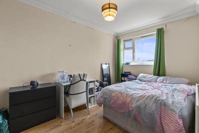 New Cosy Double Bedroom in Fulham  Main Photo