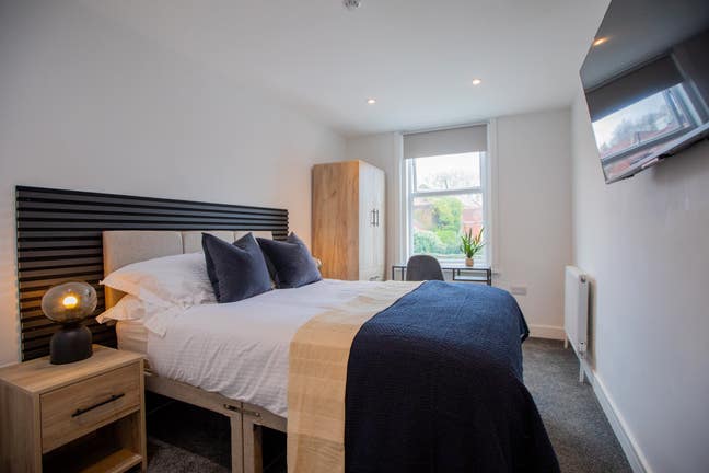 Stunning Ensuite Room No Deposit Option Main Photo