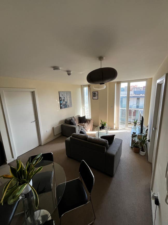 Flatmate needed- Double bedroom with en-suite  Main Photo