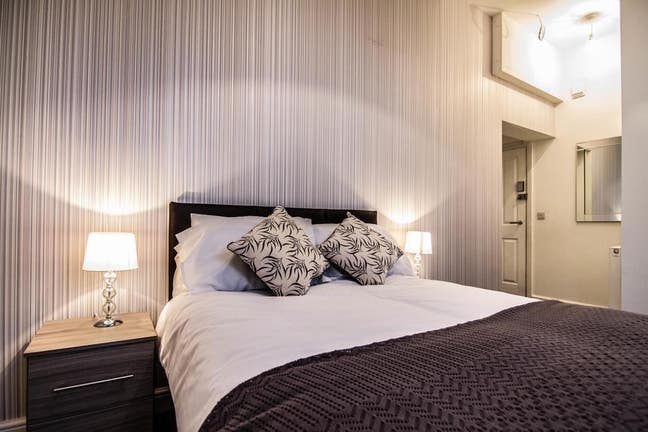 Two En-Suite Rooms Available At The Wheatsheaf  Main Photo