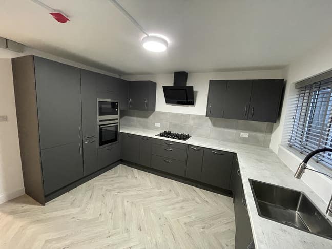 Newly refurbished property,Perfect for HS2 workers Main Photo