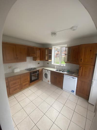 Double/single rooms in house share  Main Photo