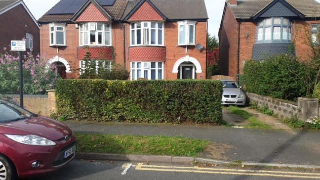 Bright & Spacious Double Room in DN15 7PH Main Photo