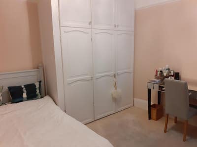 Homely Double Bedroom in Fulham Main Photo