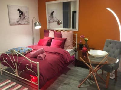 Lovely Ensuite Room in Modern House share Main Photo