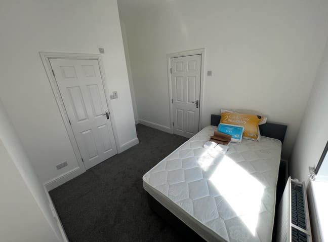 Luxury 4 bedroom property - Town Centre location!  Main Photo