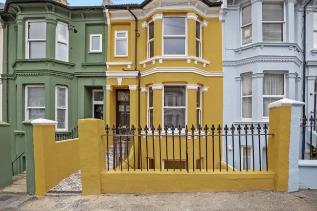  Double Room in Luxury House Available Now Main Photo