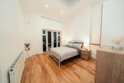 Bright Large Double *4 Bed Flat in West Norwood Main Photo