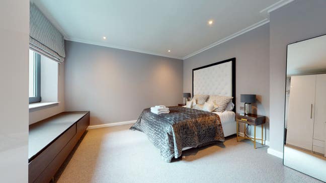 Deluxe Room - Canary Wharf Main Photo