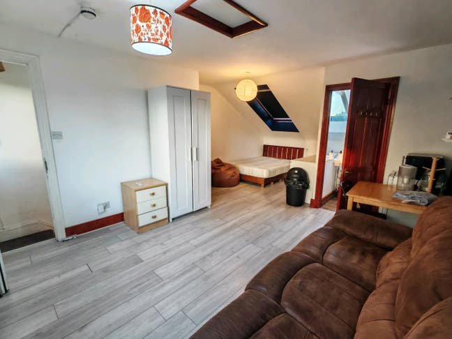 Spacious Room in Shared House – Prime Location. Main Photo