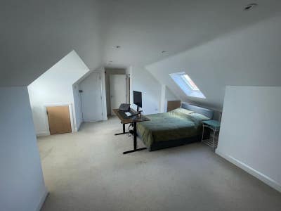 Large Ensuite Studio Room in shared house Main Photo