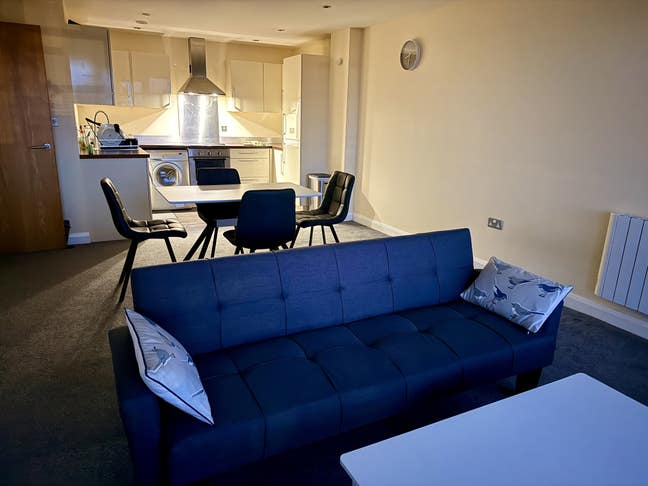 Modern 2 Bedroom Riverside Apartment with Parking  Main Photo