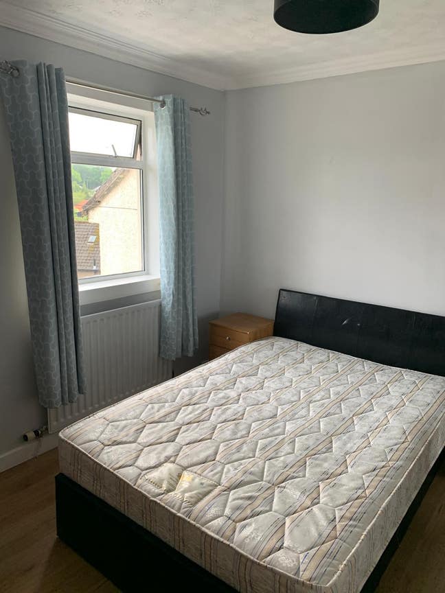 Spacious Rooms in at Leonard’s area  Main Photo