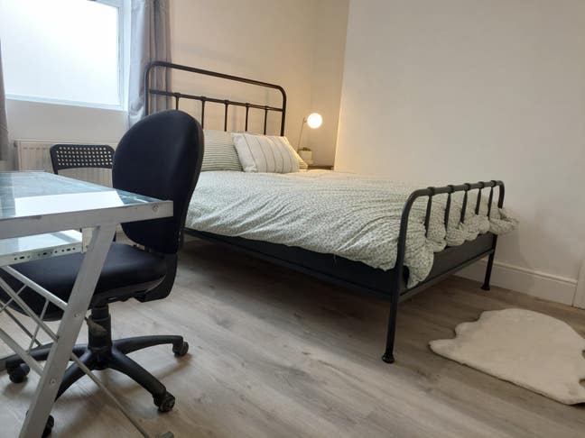 En-Suite Double GL1 | Near GRH | Bills Inc Main Photo