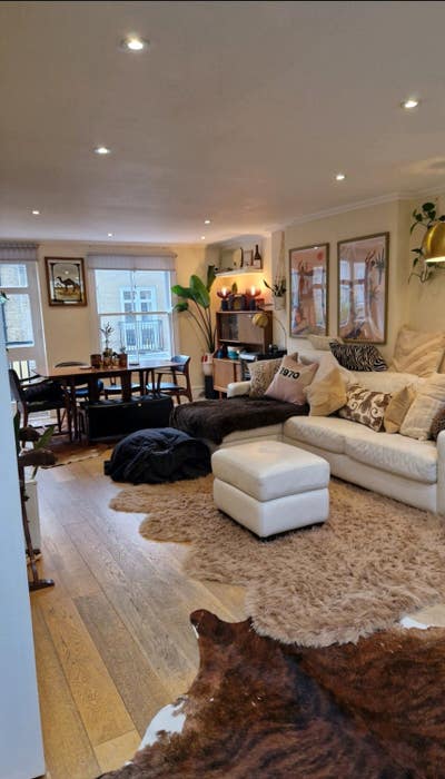 Huge Double room in Beautiful Little Venice Main Photo